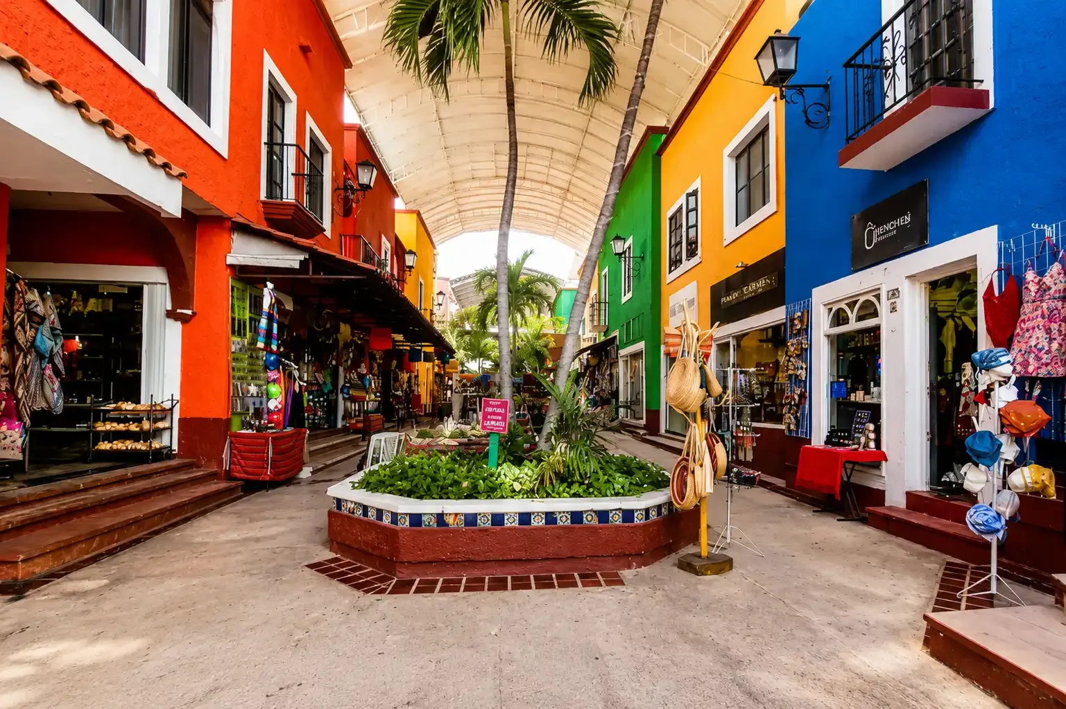 Centro de Cancún durante el día